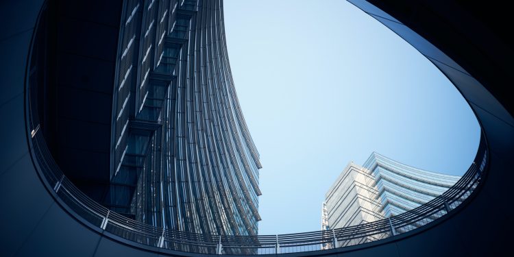 Logistica e Living trainano il rimbalzo degli investimenti nel real estate in Italia