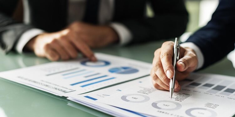 Cerved, i crediti in sofferenza in Italia valgono 7 miliardi di euro per chi investe