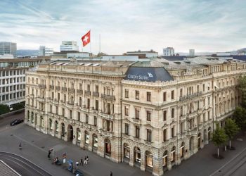 Credit Suisse rimanda aumento di capitale per fondo Green Property