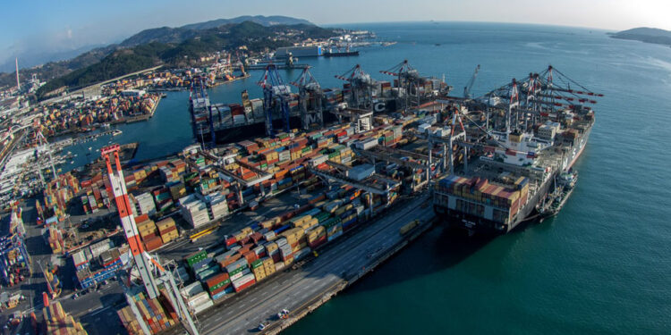 Da Bei, Cdp e Intesa Sanpaolo 160 milioni per il porto di La Spezia