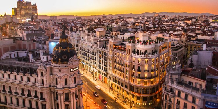 Generali RE cresce a Barcellona con l’acquisizione di Portal del Angel, 40