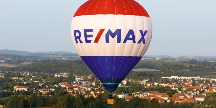 RE/MAX, 2 europei su 3 disposti a compromessi sulla casa per tutelare l’ambiente