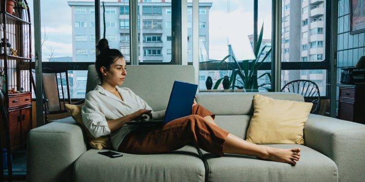Un terzo delle compravendite di case in Italia è stipulato da donne
