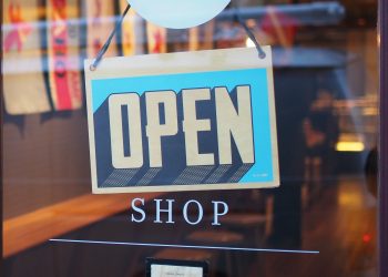Negozi, rendimenti superano il 10% nelle grandi città