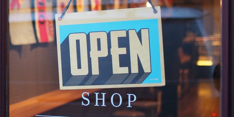 Negozi, rendimenti superano il 10% nelle grandi città