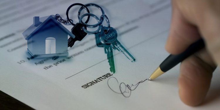Tecnocasa: “Con un reddito medio si può acquistare casa con rata di 845 euro al mese”