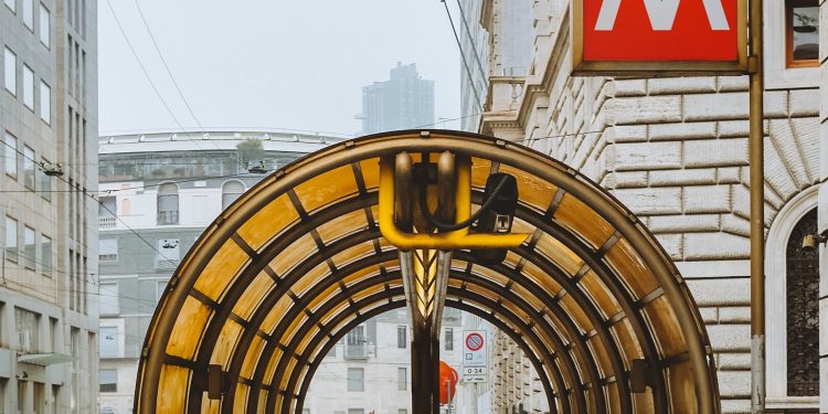 Effetto metrò a Milano, prezzi del nuovo su del 36% vicino alle fermate