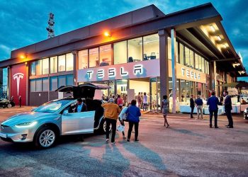 Tesla, ceduta a reddito la sede padovana della società automotive di Elon Musk