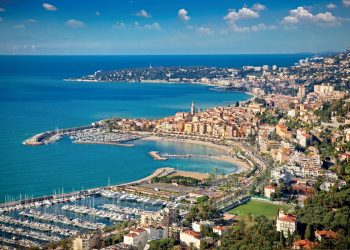 Sanremo, il Festival fa volare i prezzi del mattone: 2 case su 3 sono per investimento