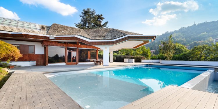 Inom Luxury Auction debutta sul mercato