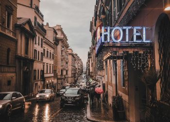 Hotel, cala del 28% il numero delle strutture in vendita in Italia