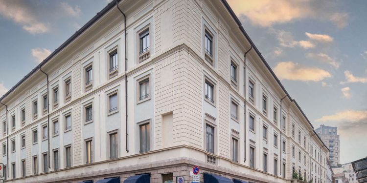 Kering acquista per 1,3 miliardi di euro l’asset di via Monte Napoleone 8