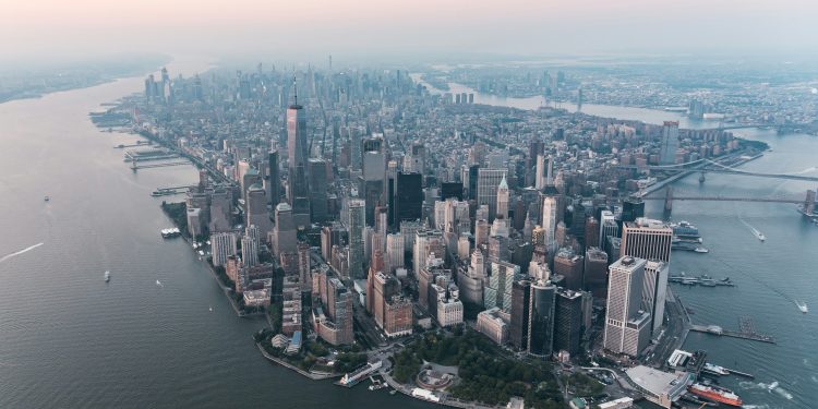 Msci, crollano (-36% in un anno) le transazioni del real estate non residenziale