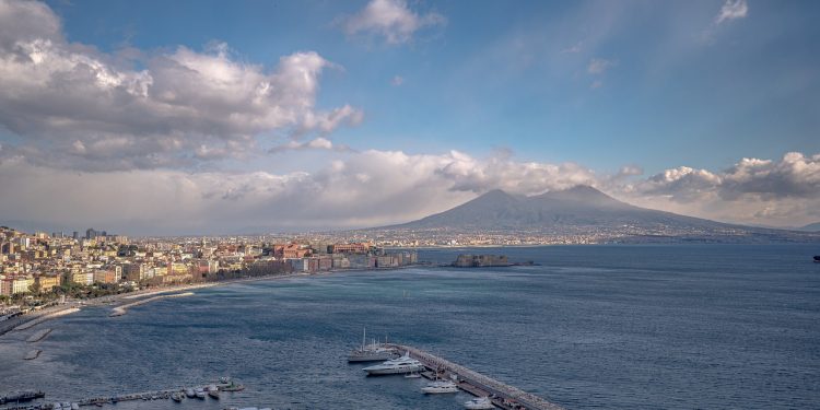 Hotel, Napoli e destinazioni secondarie nel mirino degli operatori