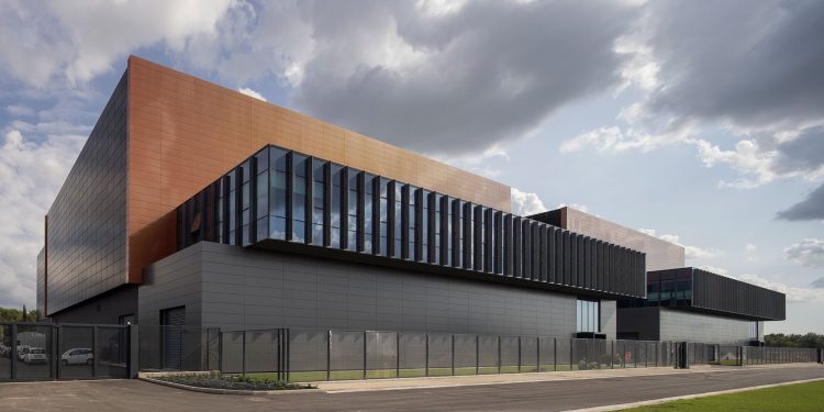 Aruba inaugura l’Hyper cloud data center di Roma (74.000 mq)