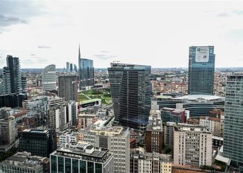 Venduto un immobile cielo-terra di 9 piani a Porta Nuova (Milano)