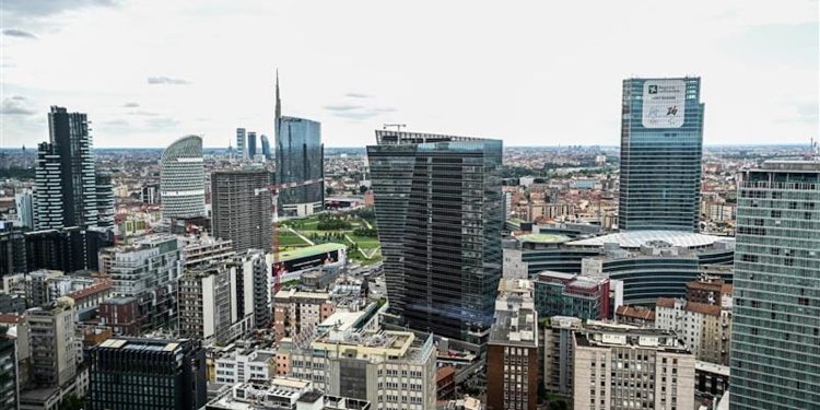 Venduto un immobile cielo-terra di 9 piani a Porta Nuova (Milano)