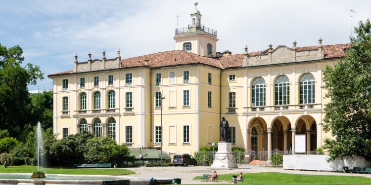 Milano, Comune avvia gara per la concessione d’uso di Palazzo Dugnani