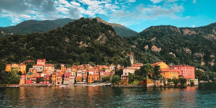 Lago, prezzi delle case +1,5% sostenuti da domanda estera