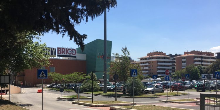 ARECneprix vende per 30 mln di € il centro commerciale Talenti Village a Roma