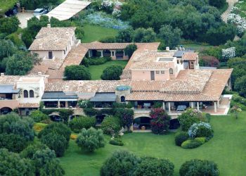 Villa Certosa pronta a cambiare proprietario. Operazione da 500 milioni di euro
