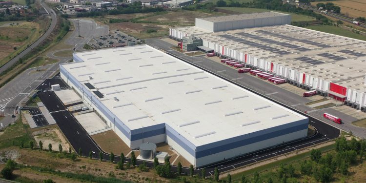 Barings cede ad asset manager tedesco magazzino a Mantova