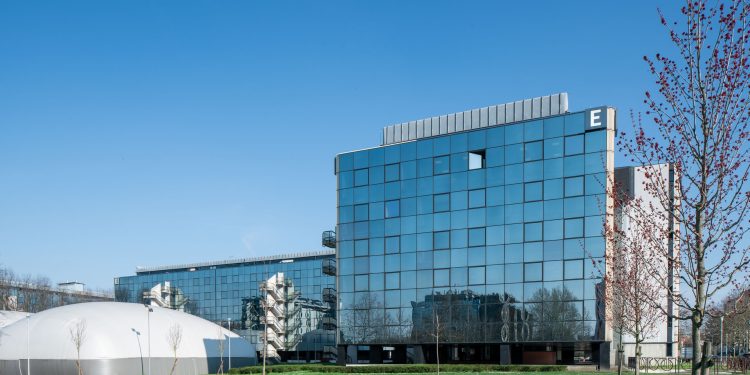 Palazzo E di Milanofiori passa a un family office