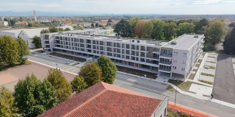 Udine, nell’ex caserma Osoppo inaugurati 76 alloggi sociali: investimento da 12 milioni