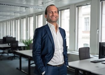 Edilizia, metà dei professionisti chiede più AI. Solo il 6% teme per il lavoro